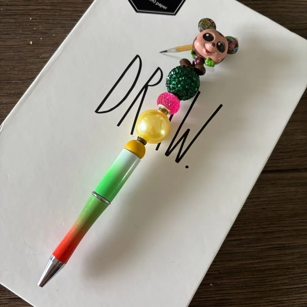 Disney Doorables: Mickey Mouse & Friends: Mickey Mouse handmade beaded pen